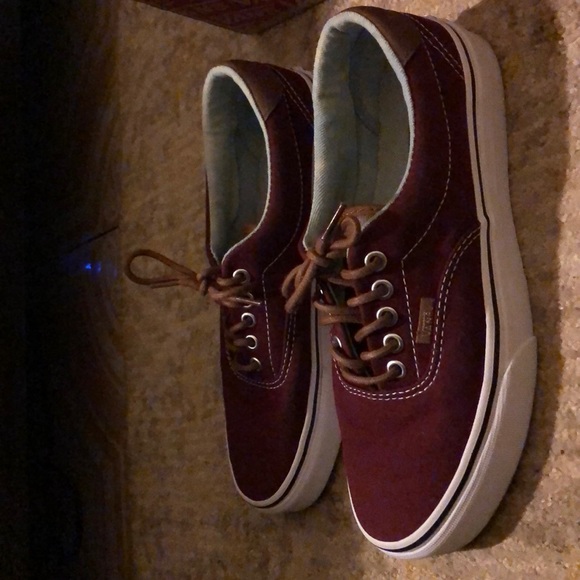 Vans - Picture 2 of 8